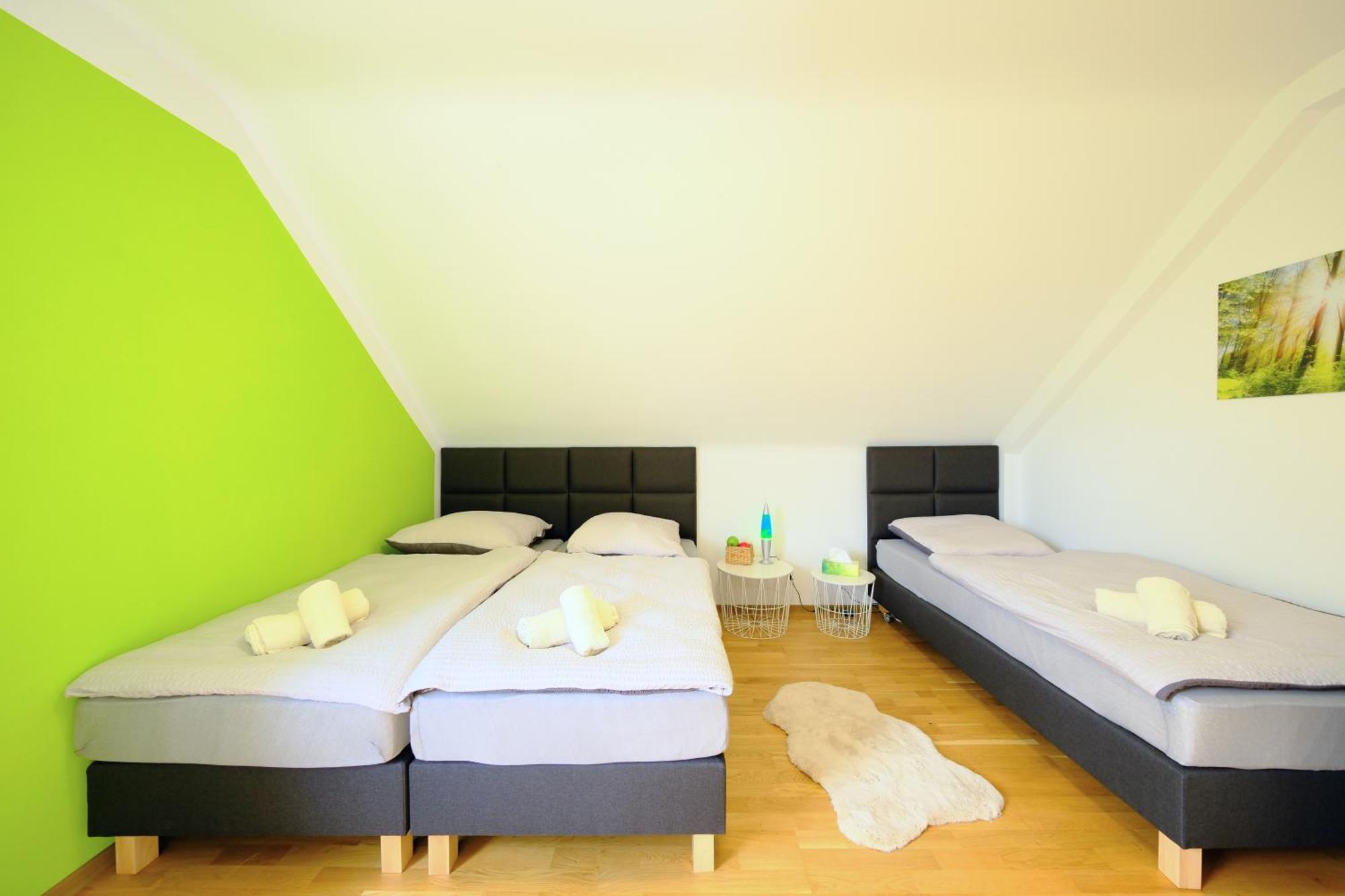Happybnb - Stilvolles, Naturgelegenes Apartment Mit Blick Auf Den Mittellandkanal Und Die Wasserstadt Hannover - Kamin, Parken Und Spielplatz Dış mekan fotoğraf
