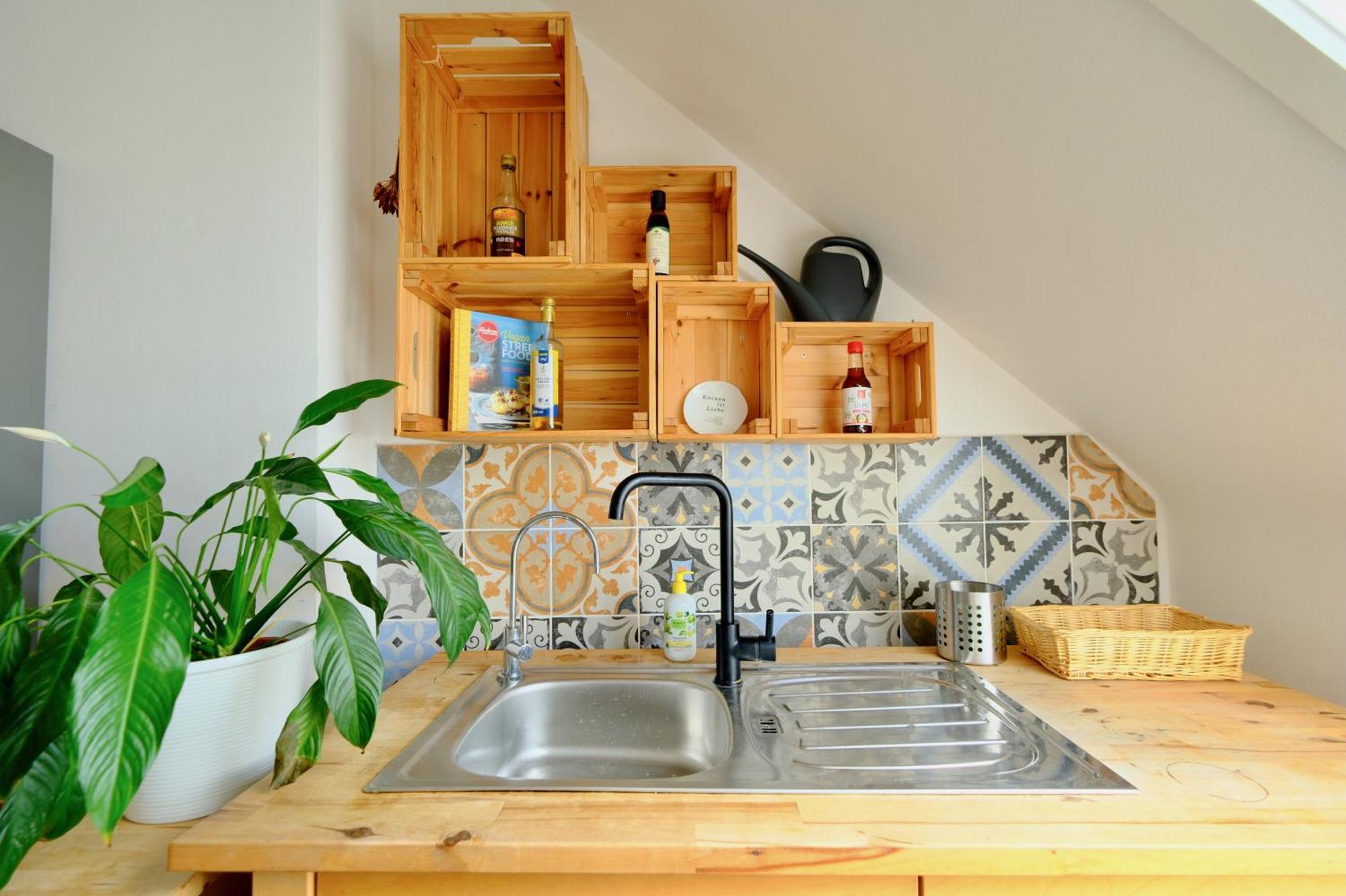 Happybnb - Stilvolles, Naturgelegenes Apartment Mit Blick Auf Den Mittellandkanal Und Die Wasserstadt Hannover - Kamin, Parken Und Spielplatz Dış mekan fotoğraf
