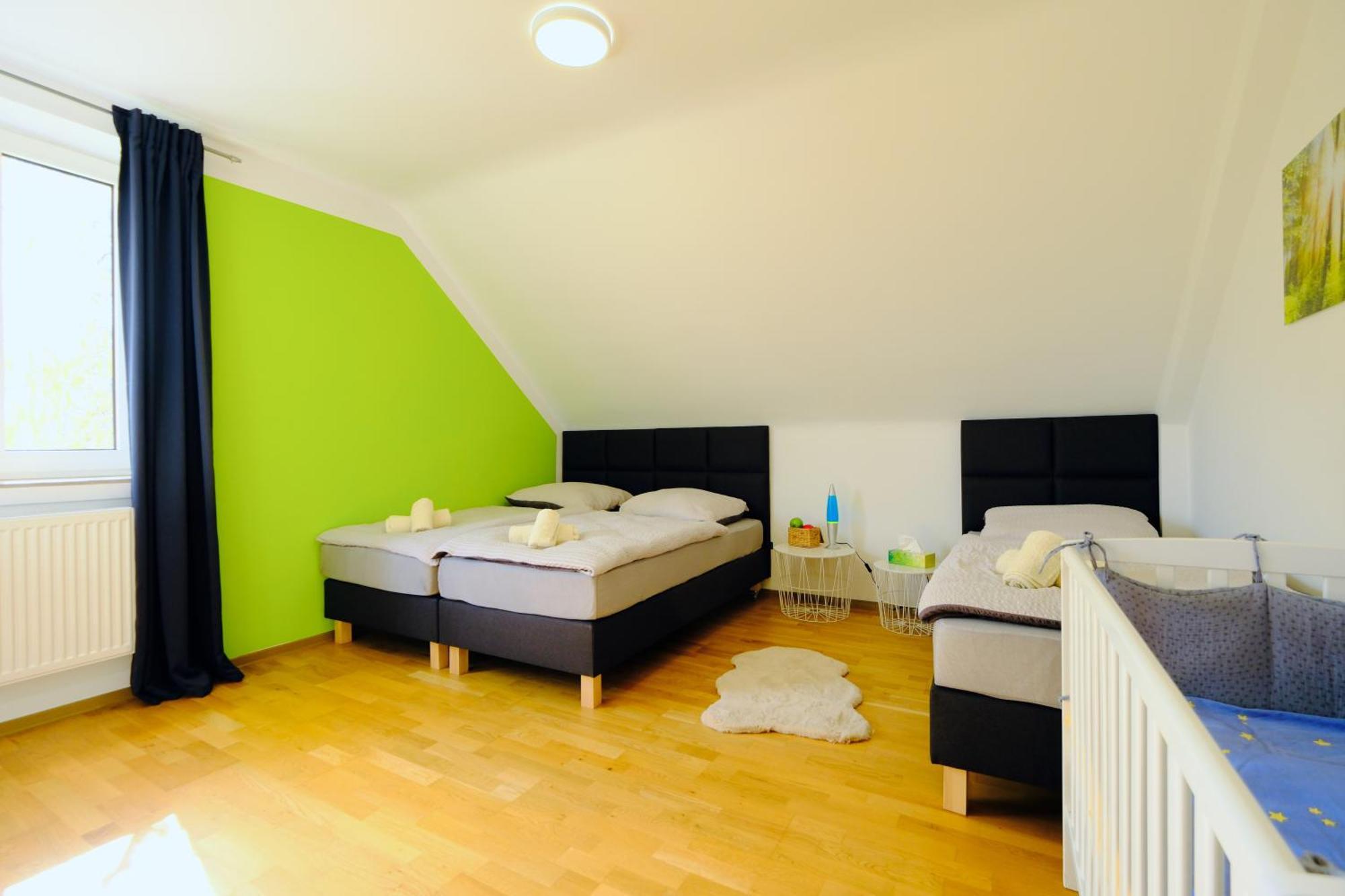 Happybnb - Stilvolles, Naturgelegenes Apartment Mit Blick Auf Den Mittellandkanal Und Die Wasserstadt Hannover - Kamin, Parken Und Spielplatz Dış mekan fotoğraf